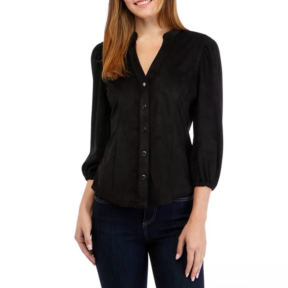 🌟2X HOST PICK!🌟 BNWT 🥀 Philosophy Vegan Suede Split Neck Button Front Blouse